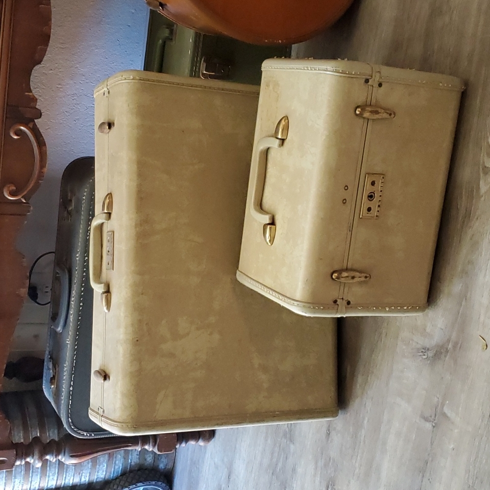 Vintage Samsonite Streamline 2 PC Set